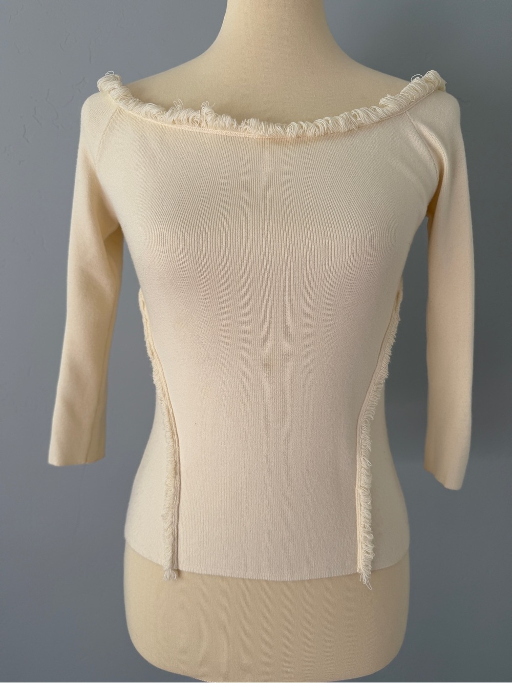Cream Ivory Soft Knit Top Frayed Yarn Neckline Trim Bateau 3/4 Sleeve US 8/EU46